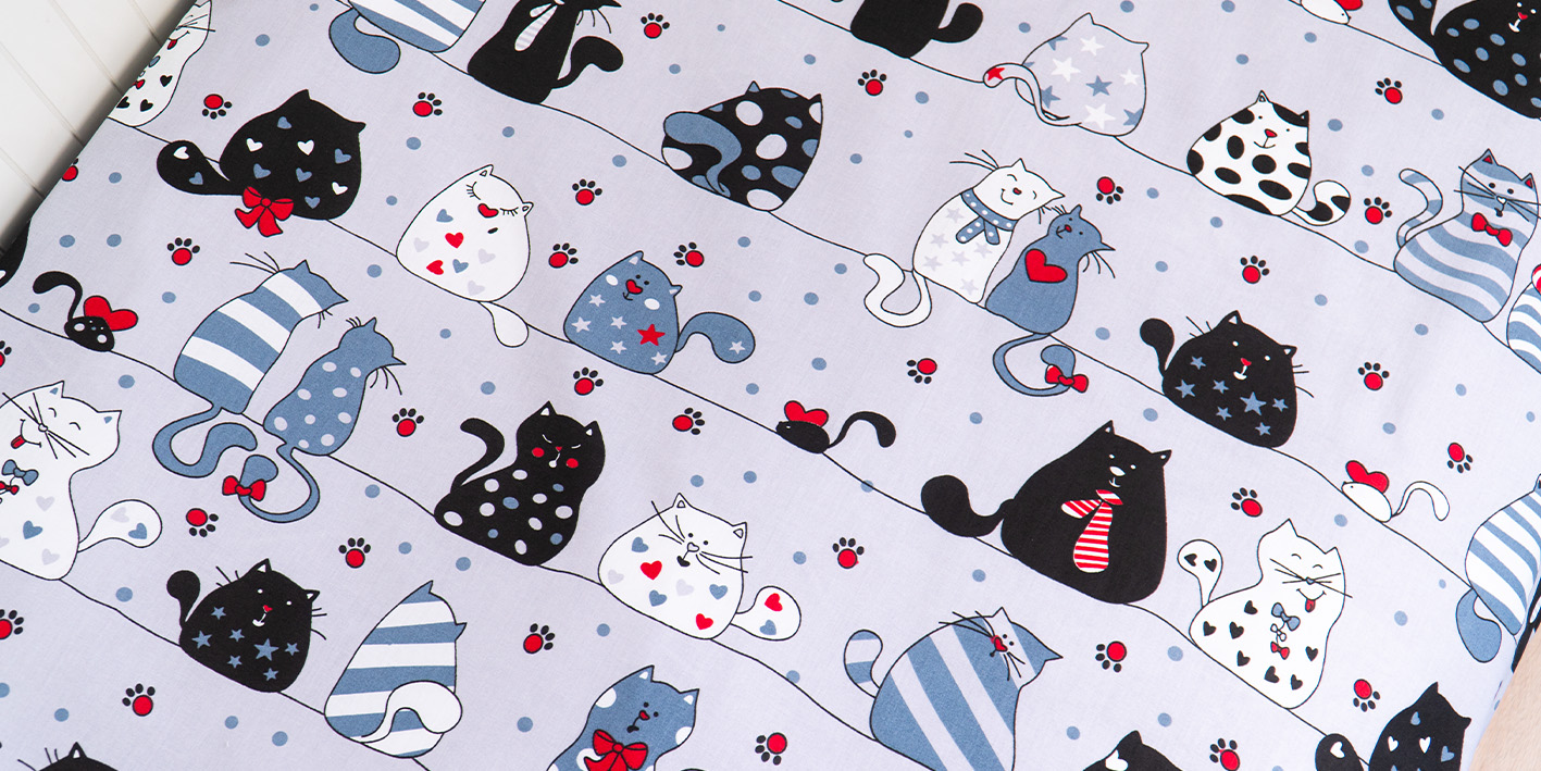 Polskie bawełniane prześcieradło z gumką koty łapki szare